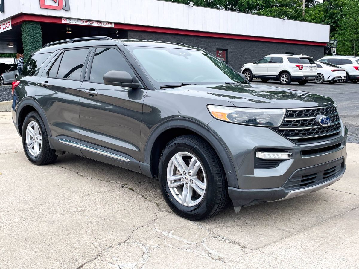 View vehicle photo 2