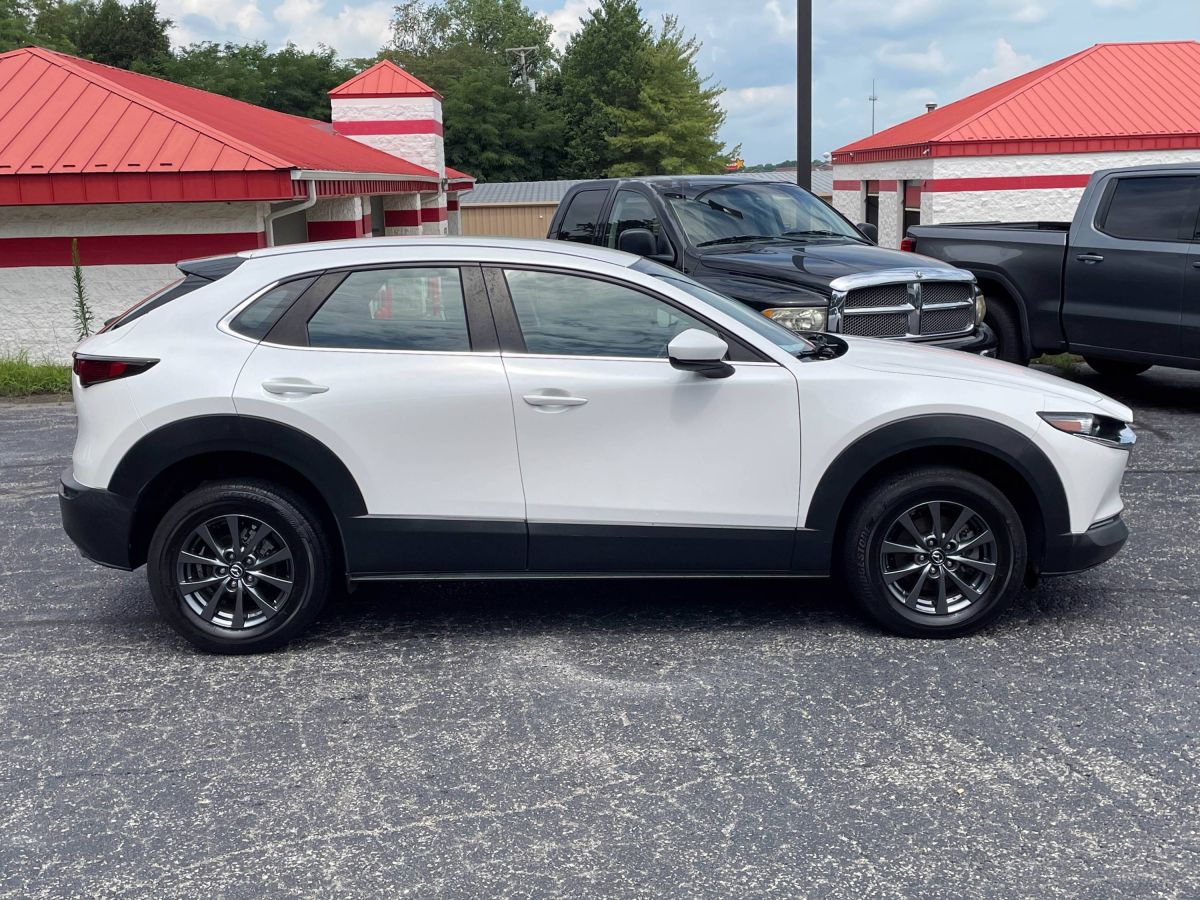 View vehicle photo 4