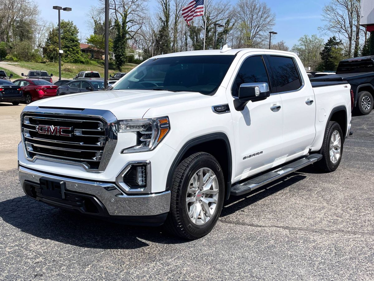2019 GMC Sierra 4WD Crew Cab Short Box SLT's photo