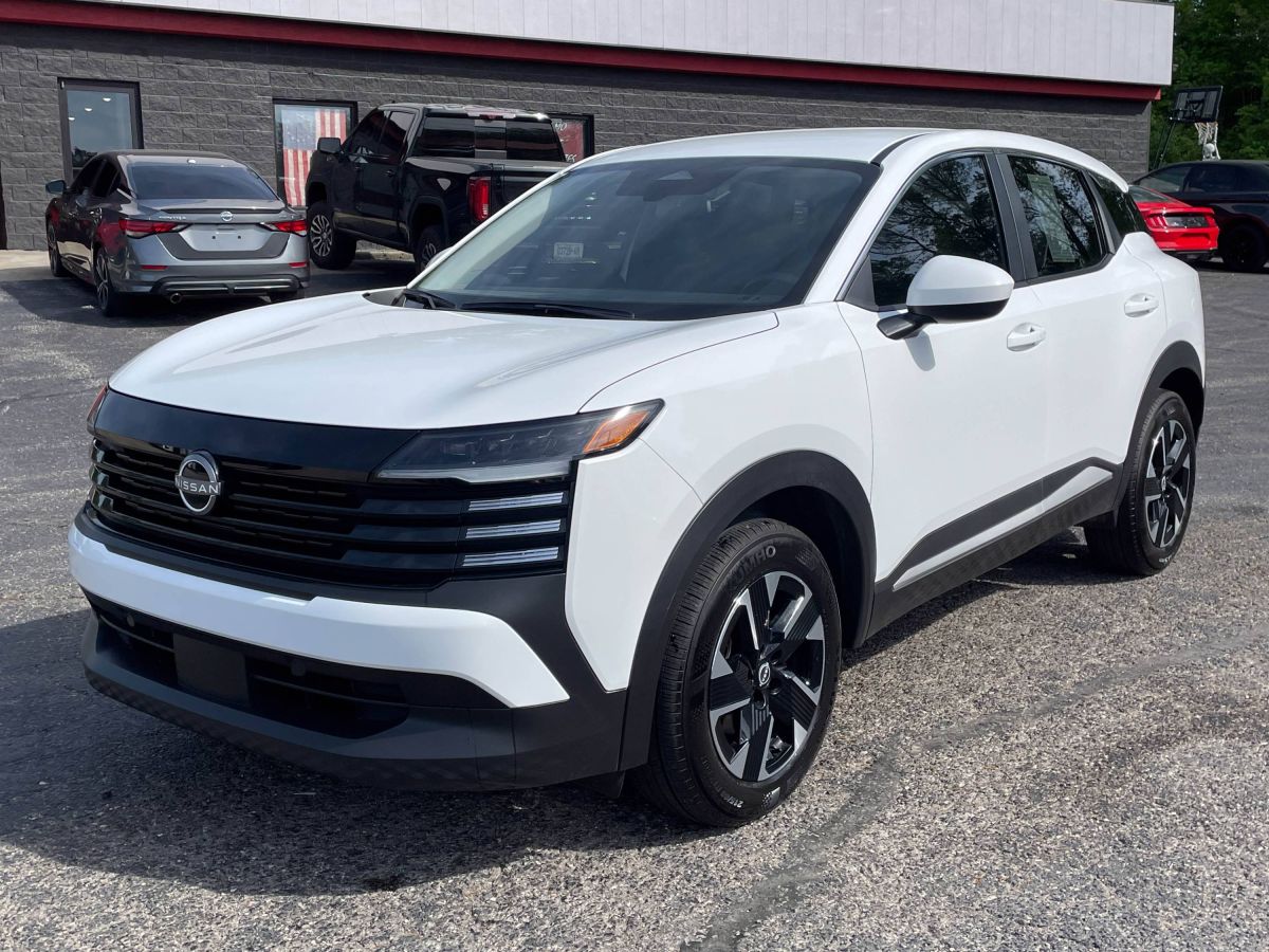 2025 Nissan Kicks 2.0 SV AWD's photo