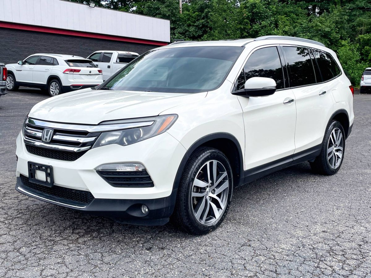 2018 Honda Pilot 4WD Elite's photo