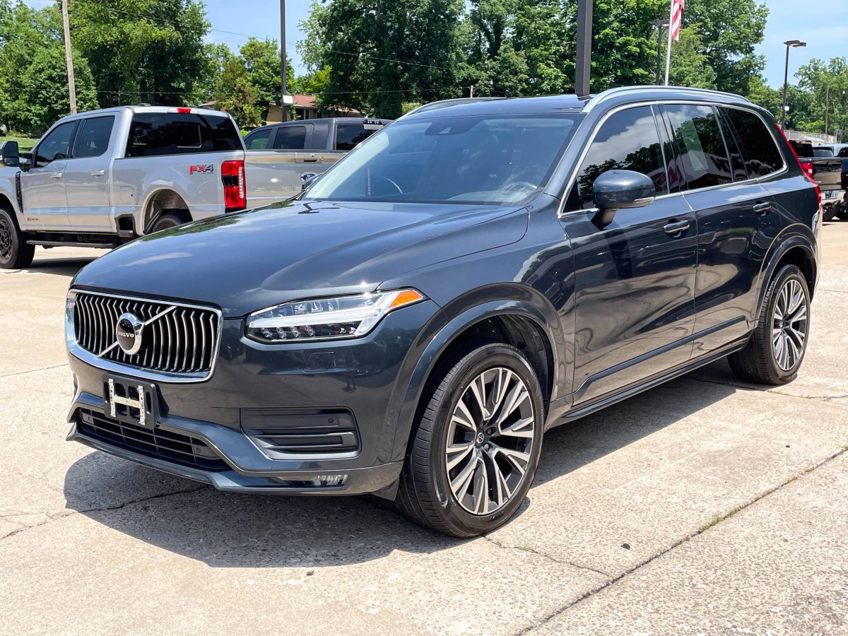 2021 Volvo XC90 T6 Momentum AWD's photo