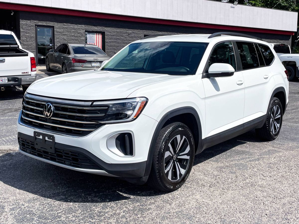 2024 Volkswagen Atlas 2.0T SE's photo